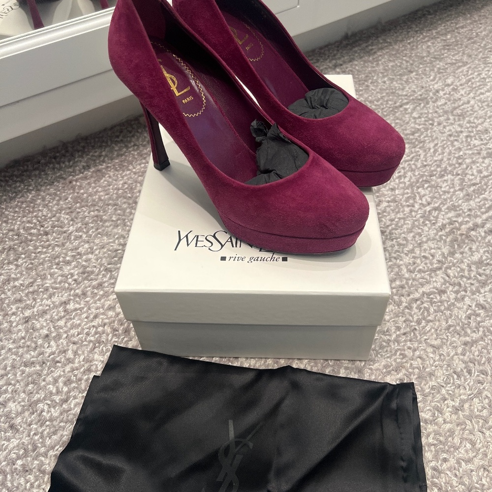 YSL Gisele pump